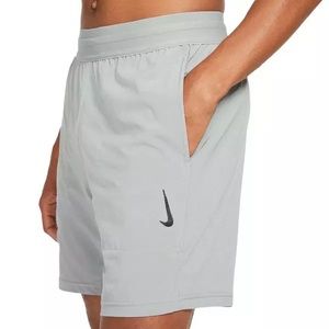 Nike Men’s Grey/Silver Yoga Dri-Fit Woven Shorts Size L